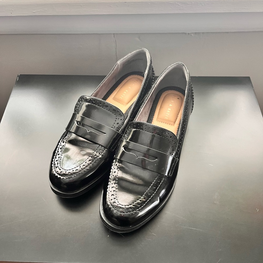 Kelly & Katie Men's Black Loafers